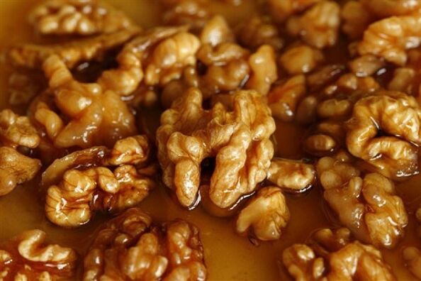 орехи с мед за повишаване на потентността